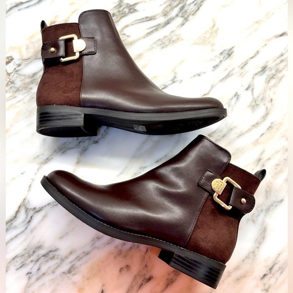 New! Tommy Hilfiger Womens Inella Faux Leather Almond Toe Booties - Picture 3 of 15